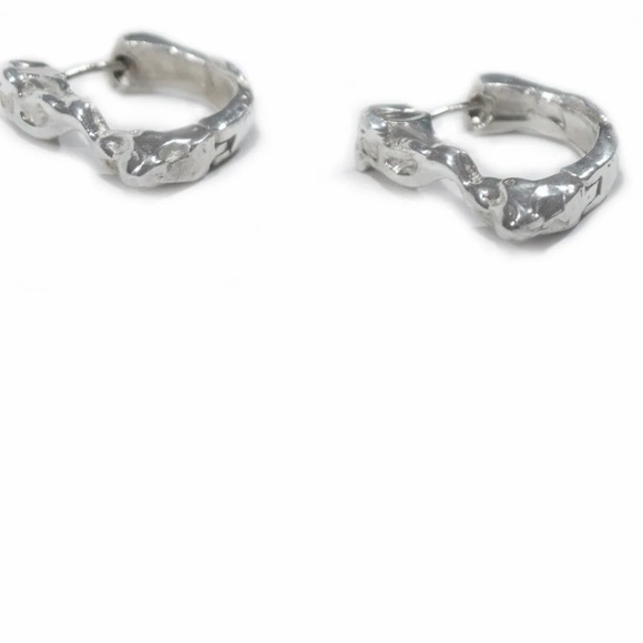 SQUARE DRIP HOOPS SILVER
